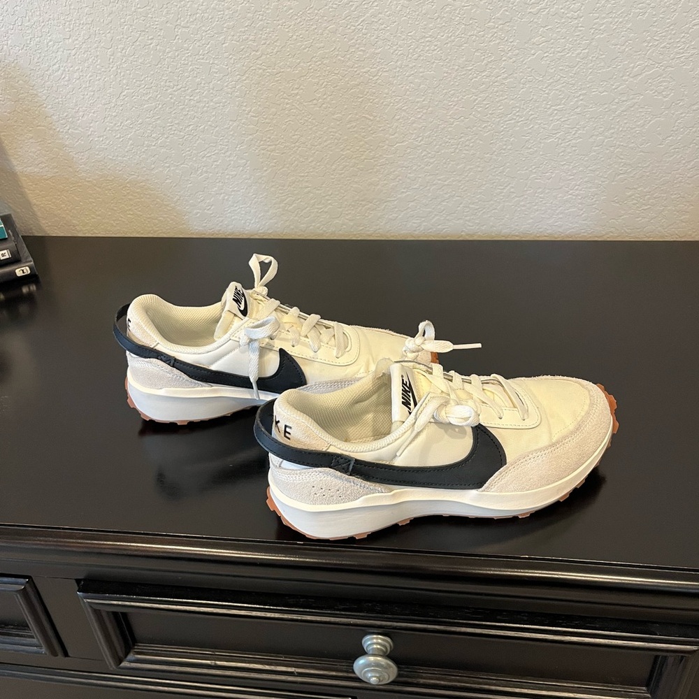 Nike Athletic Shoes in Cream and Black